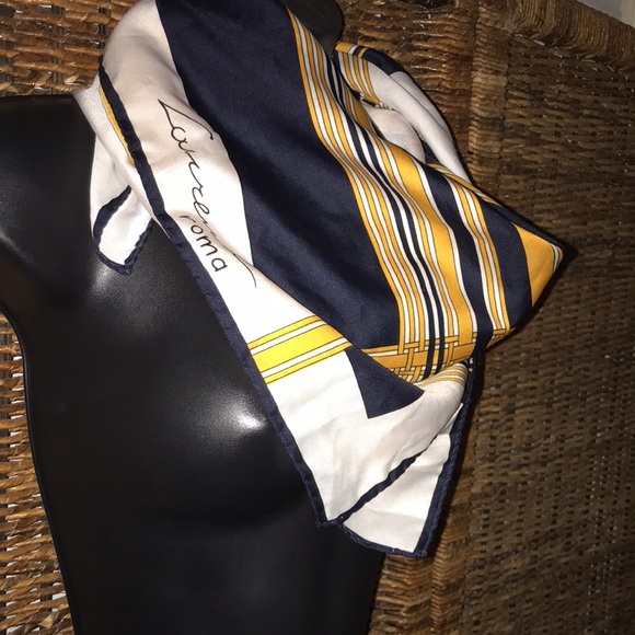 Giant Plaid Scarf - Picture 3 of 5